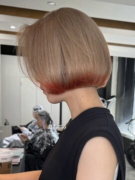 エイチ(H) xブリーチ/イメチェン/ホワイトブロンド/外ハネボブ/美髪/