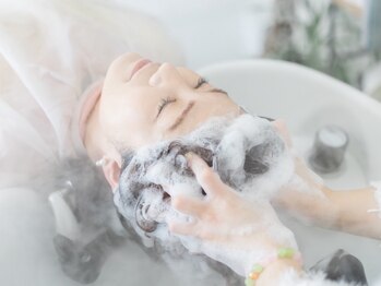 ロータス(Lotus)の写真/思わず眠ってしまうほどの癒しの時間を過ごせる♪頭皮のコンディションを整え、艶のある美髪へ―。