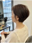 軽やかブラウンのショートボブ