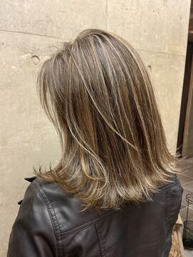 キー(key) グレージュ