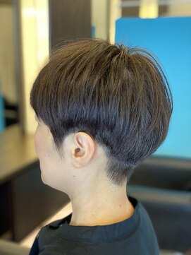 リーチアウト(Reach Out) 刈り上げマッシュ