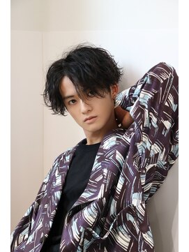 ネイビー(NAVY) 色気ウェーブパーマ 韓流センターパート