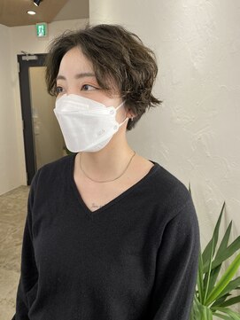 イット(it.) it.YUI オリーブベージュ マッシュショート パーマスタイル