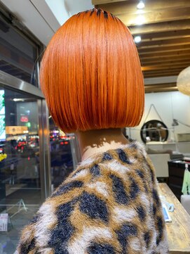 ケーツー心斎橋 クイーンズガーデン バイ ケーツー(K two QUEEN'S GARDEN by K two) 切りっぱなしボブ*ミニボブ*顔周りレイヤー*ハイトーンオレンジ