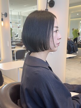 ケリーアン 太田(kelly.un) グラデーションボブ / 前上がりボブ / シアーグレージュ