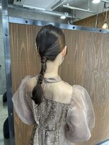 ピンズ(Pins)&nbsp;タイトポニー