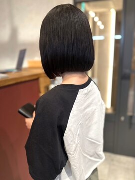 アトリエ(atelier.) 黒髪ボブ ぱつっとボブ 内巻きワンカール 髪質改善