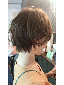 ヘア ケア ディエイチケー(HAIR CARE DHK) 柔らかマッシュショート