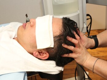 ピボットルーム(Pivot room)の写真/お仕事などの日々の疲れを至福のヘッドスパで癒します。頭皮も心もリフレッシュ。自分へのご褒美にも◎