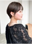 オリーブベージュ暗めカラーショート前髪カット_F40797