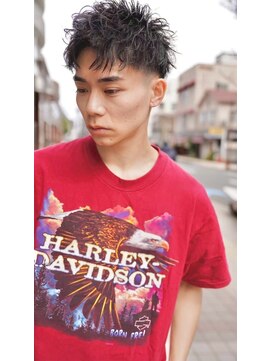 ロミーオム 本厚木(ROMMY. Homme) 刈り上げ束感王道ショートアップバングメンズヘア