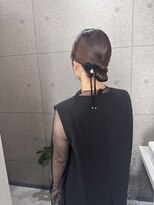 ウニュ(unu.)&nbsp;結婚式ヘアセット、タイトヘア、30分