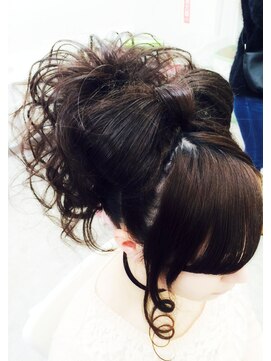 ヘアーメイク ティアラ(Hair make Tiara) おっきいリボンアップヘア☆+゜