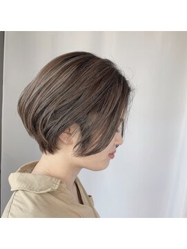 ティティヘアーコーディネート(Titi hair coordinate) 曽田遥菜　小顔カット　お洒落ハイライトカラー