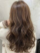 キラ 渋谷(KILLA) 黒髪からナチュラルハイライトでエアリーミディ【KILLA原宿】