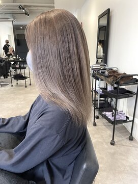 ナンバー(number+) 20代30代40代ペールシルバー艶感ストレート透明感ナチュラル