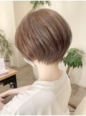 【I.】ハイライトで白髪染めを使わない白髪染め上品ショートボブ