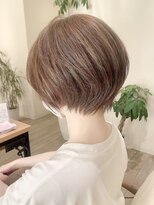 アイ(I.)&nbsp;【I.】ハイライトで白髪染めを使わない白髪染め上品ショートボブ