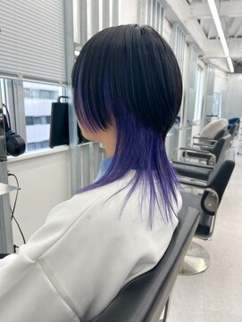 キバ(kva) ▽□□▽ウルフカットインナーカラー