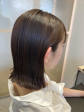 エレノア 梅田店(Eleanor) 長め切りっぱなしボブ