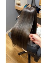 スリーク バイ ロイ 円町本店(sleek by roy)&nbsp;つやつやオリーブベージュ