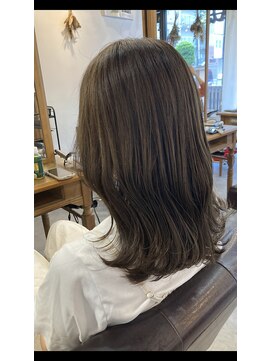 レイリー(LAiLy) 透明感　長めボブ