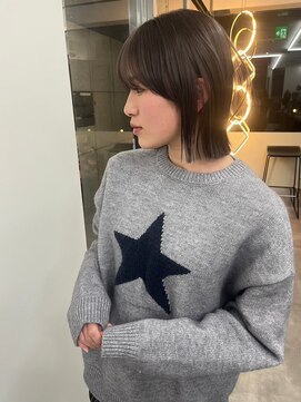 ラ キング(LA KING) ショートボブホワイトブロンド外ハネボブ美髪ワイドバング前髪