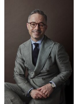 ザマンリバレッジニューヨーク(THE MAN LeverageNewYork) 大人外国人風七三サイドパートフェード：尾上　雄輝