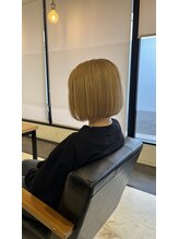 リリス(Lilith)&nbsp;ベージュブロンド×コンパクトボブ