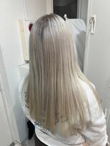 ナンバー ユアイロ 川崎(N° uairo)&nbsp;【末安】ホワイトブロンドストレート/韓国風/ダブルカラー