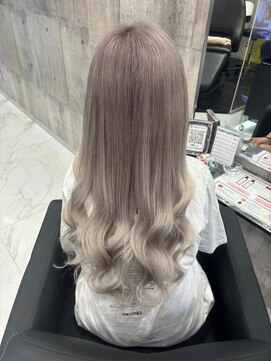 アエラバイトゥルークリエイション(AERA by True Creation) ホワイトシルバー