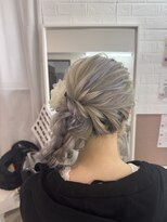 ホワイト 東京新宿店(White) サイド編みおろしスタイル