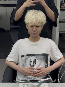 ペレ 渋谷(PELE) MEN’S HAIR/ブルーブラック/フェザーパーマ/渋谷