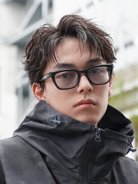 フィフス 天神大名(fifth) 天神大名フェザーショートメンズカットセンターパートウルフ30代