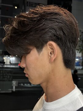 カルム(kalm) メンズセンターパートウルフセンターパートニュアンスパーマ襟足