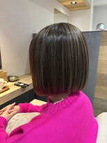 ブルーム ヘア デザイン ドゥーエ(bloom hair design due)&nbsp;アンブレラ×白髪ぼかし×ミニボブ【髪質改善/デザインカラー】