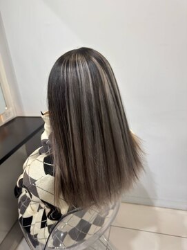 ラピス 名古屋 栄店(Lapis) インナーカラー シルバー