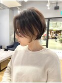 ハンサムショート/前髪なし/大人美人/インナーカラー@小原拓馬