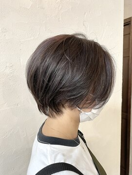 リノカヒリ(Lino kahili) ハンサムショート×アッシュグレージュ