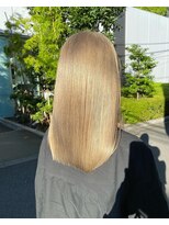 イヴォーク トーキョー(EVOKE TOKYO) ハイトーンカラー ミルクティーベージュ 髪質改善トリートメント