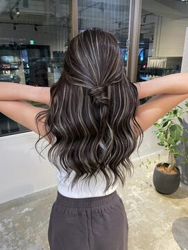 メリー オオサカ(Merly Osaka) contrast highlight_ダークモカブラウン_