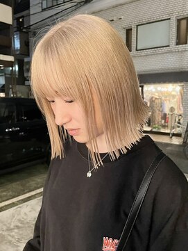 ルル 表参道(lulu.) ミニボブ 切りっぱなしボブ ボブウルフ ハイトーンカラー【Riku