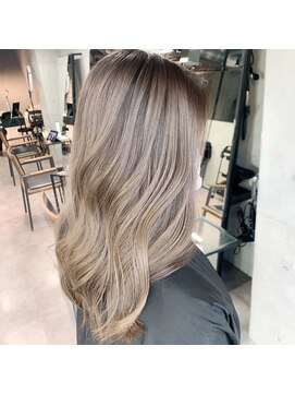 ウィリーベル 沖縄(WILLIE BELLE) ミルクティーアッシュ