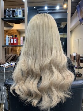 ラピス 横浜(Lapis) ホワイトブロンド