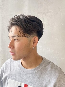 フランクスバーバーリザーブ 人形町店(FRANK’S BARBER RESERVE) 海外風フェードスタイル y