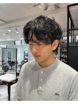 アンダーバーホワイト(_WHITE) センターパート　シャドウパーマ