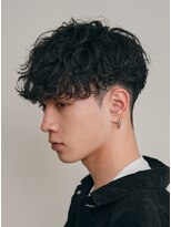 レタッチ バイ フィフス 天神大名(RETOUCH by fifth) 天神大名スペインカールメンズカットセンターパート30代