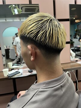 メンズグルーミングナンバーナイン(MEN'S GROOMING NUMBER NINE) 【姫路フェードカット/姫路バーバー/姫路メンズパーマ】