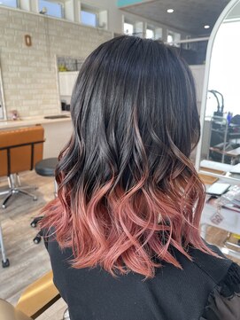 美容室 アルテモーダ グラデーションピンク