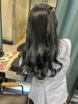 トロワエピ 表参道(Trois epis)&nbsp;艶ブルーブラック/暗髪ロング/髪質改善カラー